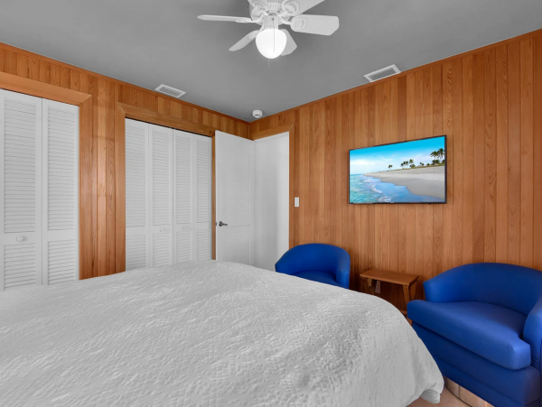 Beachfront Luxury Vacation Home in Naples Sleeps 10